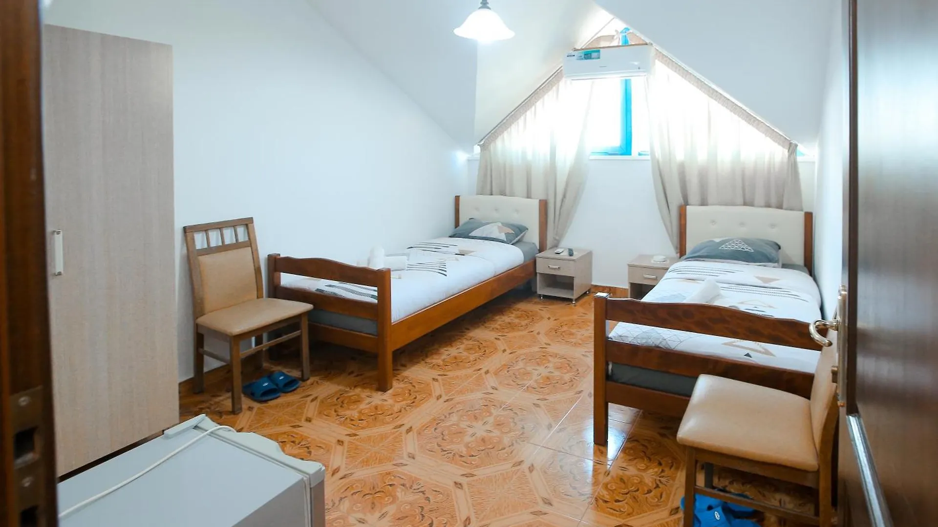 Hotel Ambasador Bahçallëk Arnavutluk